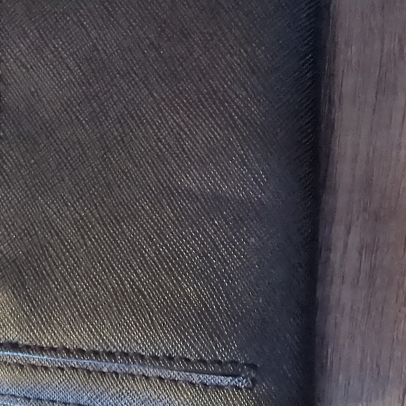 Kate Spade wallet - Picture 4 of 4